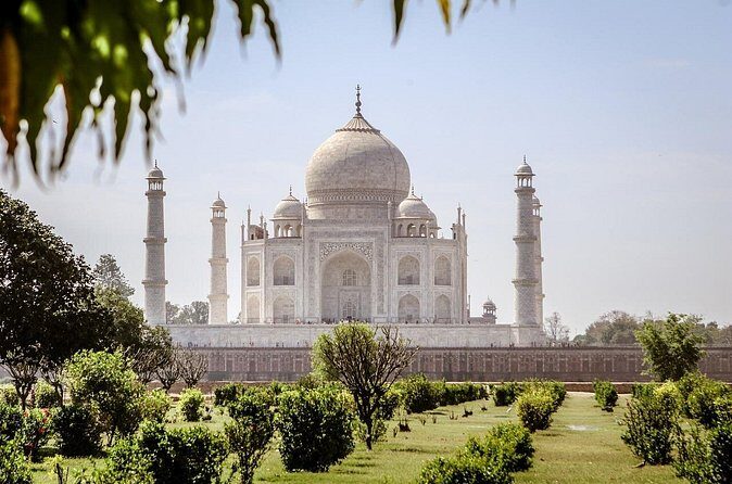 Agra Taj Mahal and Mausoleum Tour with Guide - Skip-the-line tickets and mobile tickets: why it matters more than you think