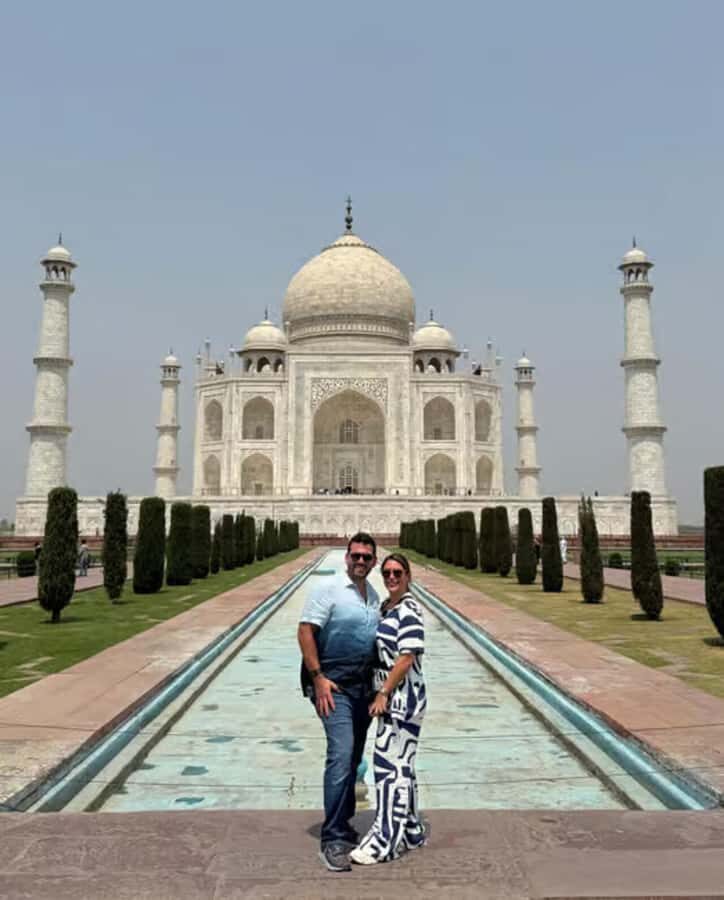 Agra: Taj Mahal Guided Tour with Fast Track Entry - Your Guide Starts with the Taj Mahal You Can Actually See