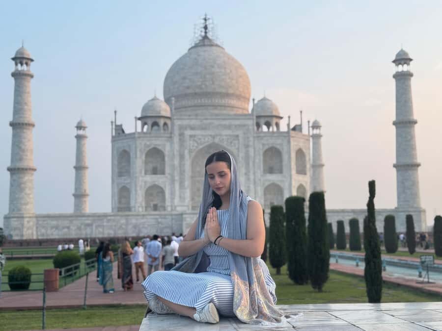 Agra: Taj Mahal Guided Tour with Fast Track Entry - Language Options: You Can Match the Guide to Your Comfort