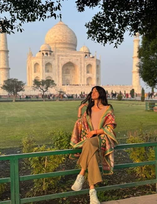 Agra: Taj Mahal Guided Tour with Photography & Rental Saree - Key highlights you’ll feel right away