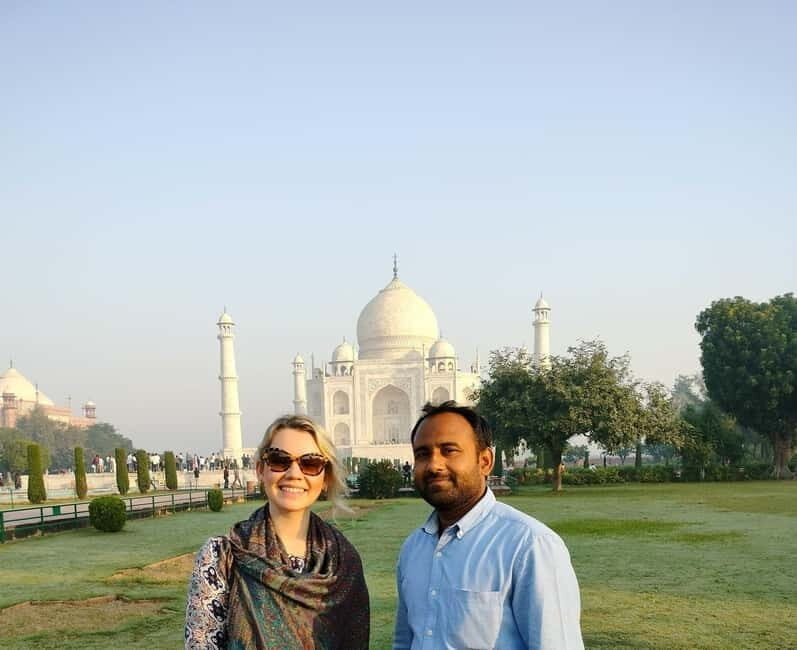 Agra: Taj Mahal Guided Tour with Photography & Rental Saree - Fast-track entry: making 3 hours count