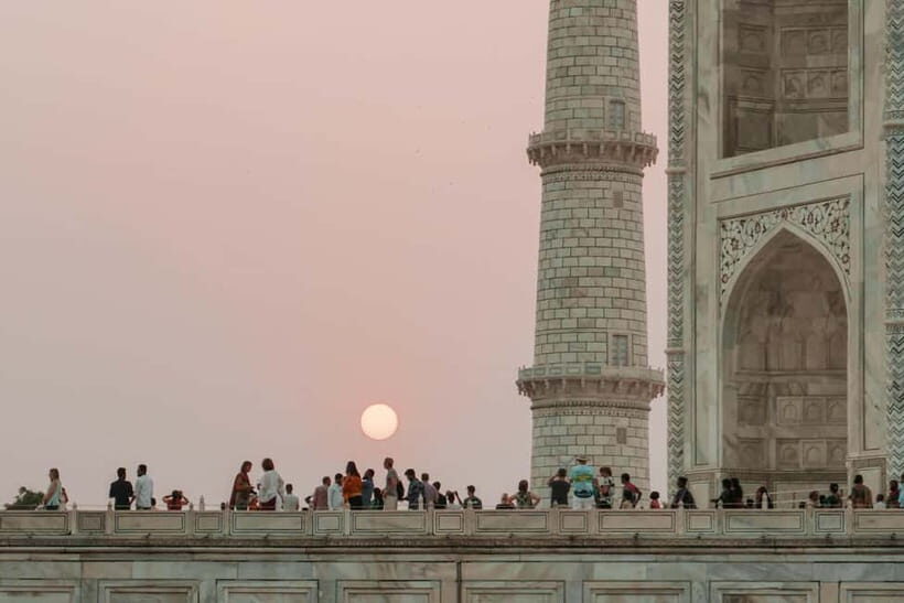 Agra: Taj Mahal Guided Tour with Photography & Rental Saree - Who this tour fits best (and who should skip it)