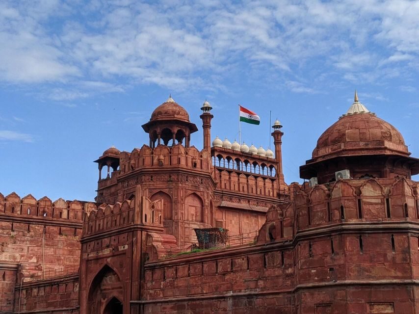 Agra: Taj Mahal Guided Tour with Photography & Rental Saree - Value check: why $5 can be a smart deal in Agra
