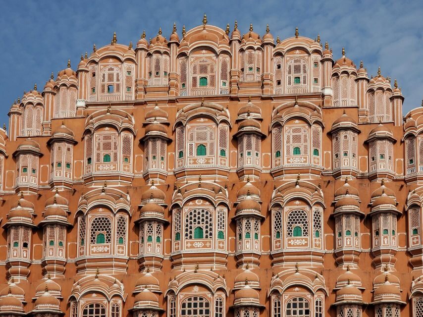 Agra: Taj Mahal Guided Tour with Photography & Rental Saree - Dressing for the Taj: saree rental and photo-ready style