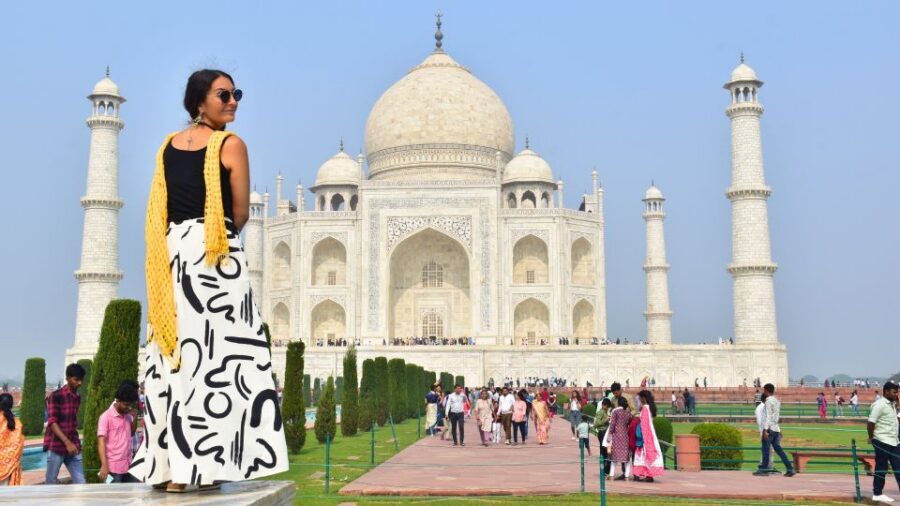 Agra: Taj Mahal Private Tour with Agra Fort & Fatehpur Sikri - Agra Fort: Mughal Power in Red Sandstone