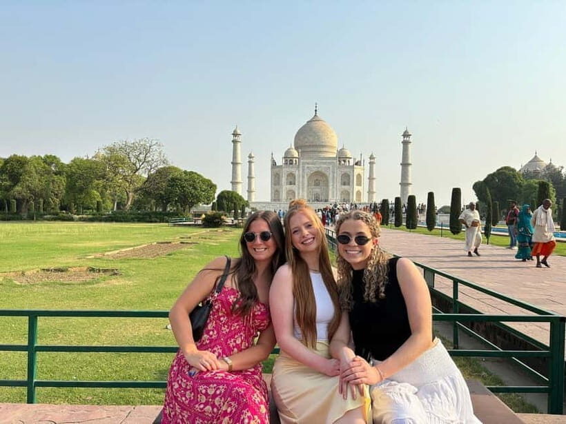 Agra: Taj Mahal Skip-the-Line Guided Tour by Car - Key things you’ll notice on this tour