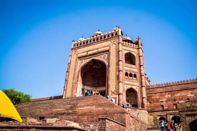 Agra To Jaipur Drop Via Fatehpur Sikri & Chand Baori, Step Well - Food, Shopping Stops, and What to Watch For