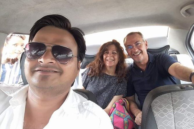 Agra to New Delhi Airport/Hotel – One-Way Cab Private Transfers - Pickup in Agra, drop-off across Delhi: the flexibility that saves plans