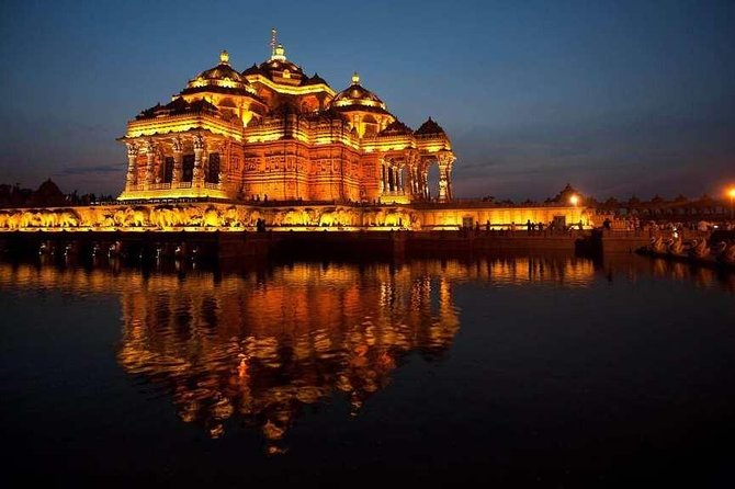 Akshardham Temple Tour Delhi, World's largest Hindu temple visit! - The Ten-Pillar Moment: A Small Feature With Big Meaning
