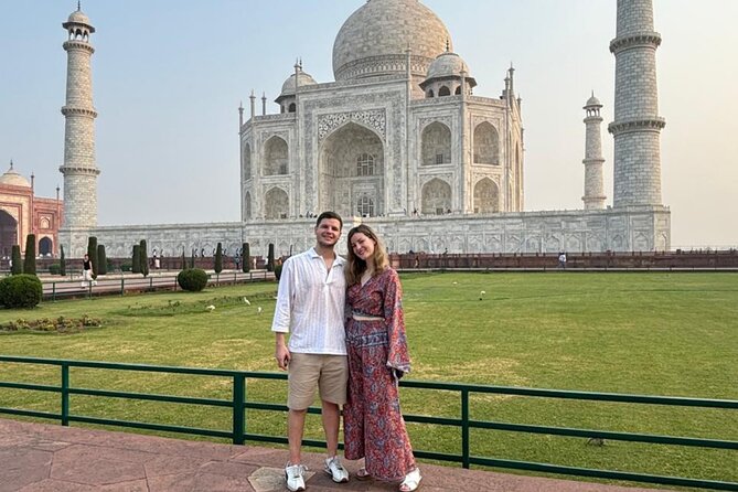 All Inclusive Private Taj Mahal & Agra Tour from Delhi by Car - Lunch at DoubleTree by Hilton Agra: A Real Reset in the Middle