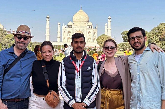 All Inclusive Taj Mahal, Agra Fort & Baby Taj Day Trip From Delhi - Lunch at a 5-star hotel: a comfort upgrade, not a must