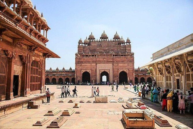 All-Inclusive Taj Mahal, Agra Fort & Fatehpur Sikri Private Tour - Courtyard by Marriott lunch: the break you’ll thank yourself for