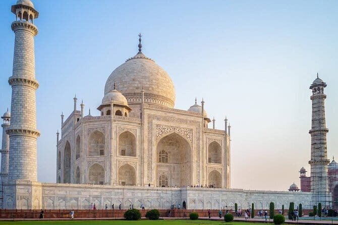 All Inclusive Taj Mahal, Agra Fort or Baby Taj Tour by SUV Car - Guide impact: local stories and photo help