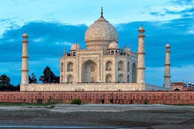 All Inclusive Taj Mahal & Agra Fort Tour from Delhi by Express Train - Express train comfort: class choice, meals, and seat reality