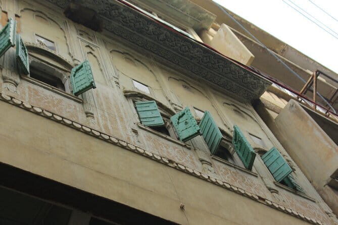 All inclusive Vegetarian Jaipur Food and Heritage Tour - Big Gate orientation: a quick sight stop that anchors the walk