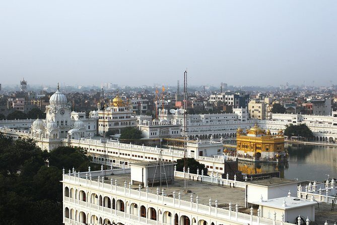 Amritsar 1 Day Tour (Golden Temple, Jallianwala Bagh, Wagah Border & Shopping) - Shopping in Amritsar: build in time without turning it into a chore