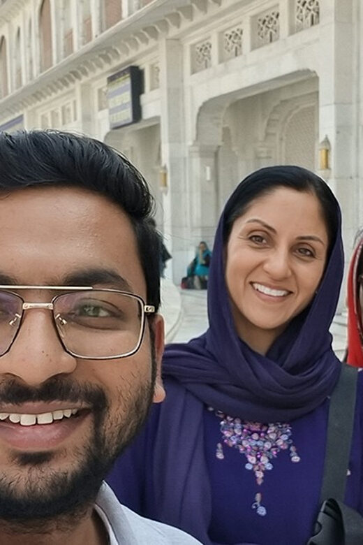 Amritsar: Golden Temple and Jallianwala Bagh Guided Tour - Jallianwala Bagh: the 1919 memorial garden, handled seriously