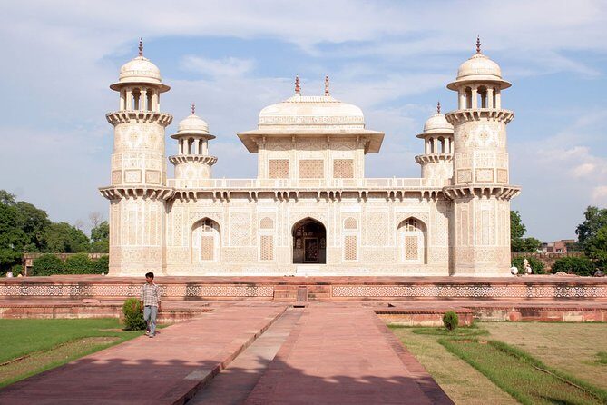 Approved Tour Guide in Agra for Full Day Sightseeing - How the 5-hour Agra plan actually stays stress-free