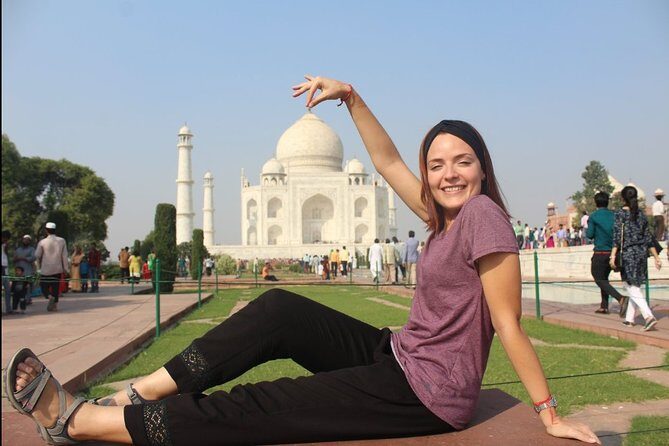 Approved Tour Guide in Agra for Full Day Sightseeing - Agra Fort in one hour: the payoff for architecture lovers