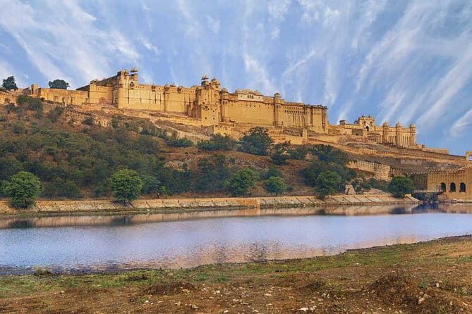 Aravali Exotic Hiking, Yoga with Breakfast - Guided morning yoga: stretching after hills, not before crowds