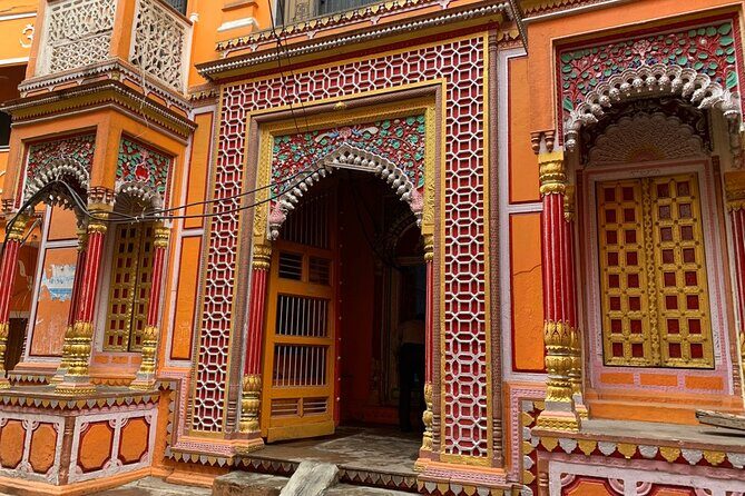 Assi to Manikarnika Walking Tour: Varanasi Ghats & Lanes - Assi Ghat through the temples and forts: the morning that sets Kashi’s rhythm