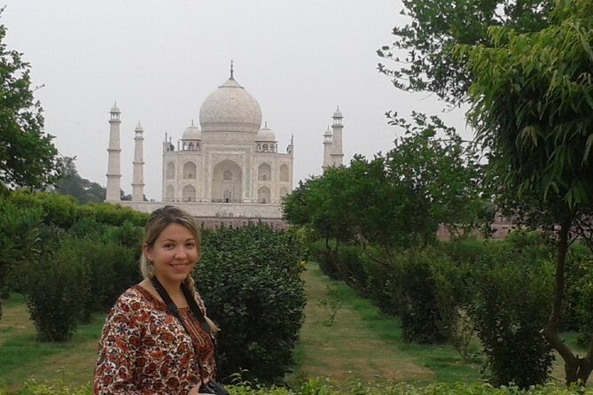 Behind the Taj Mahal with Sunrise or Sunset view by Tuk Tuk Ride - Stop 2: the Tuk Tuk ride toward the river reflections