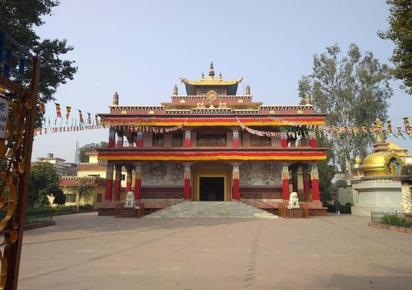BODHGAYA FULL DAY TOUR - Great Buddha Statue and the Metta Buddha: wisdom and kindness in stone