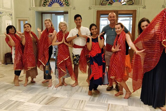 Bollywood Dance Class - Groove and shake on Hindi Movie hits ! - Group Size and the Energy Level: What You Should Expect