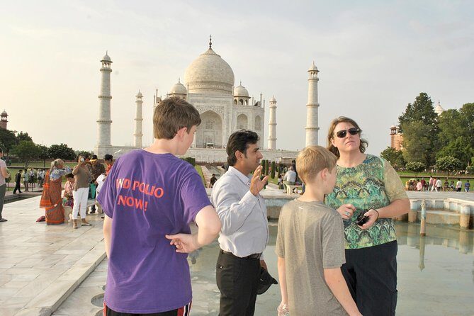 Book Govt Approved Guide for Taj Mahal & Agra fort - Getting to the meeting point and planning your day in Agra