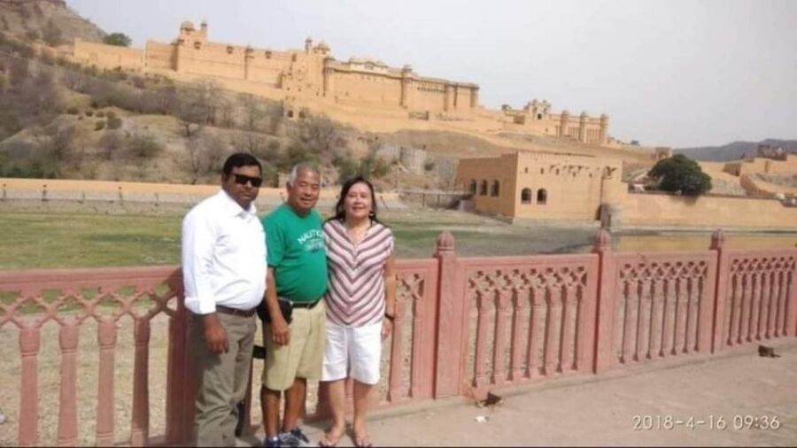 Book Govt. Approved Tour Guide for Jaipur City Tour - A full-day route from Amer Fort to Hawa Mahal