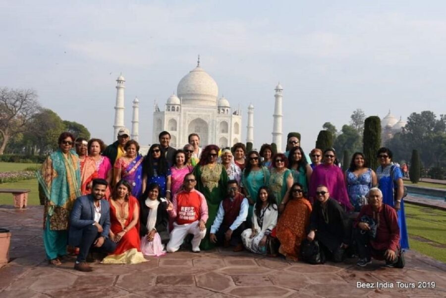 Book Govt. Approved Tour Guide For Taj Mahal & Fort - Why an official guide makes Agra feel less chaotic