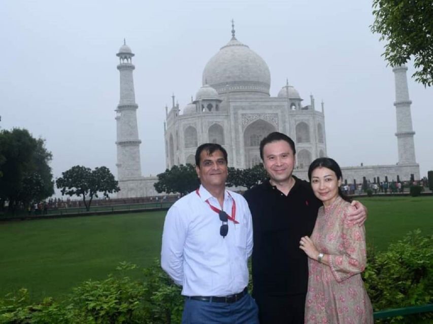 Book Govt. Approved Tour Guide For Taj Mahal & Fort - Agra Fort’s red sandstone and the Indo-Islamic details to hunt for