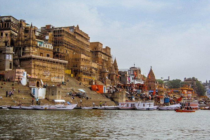 Budget full-day Varanasi tours : for unforgettable experience.. - After the Boat: Riverbank Walk, Shops, and a Chai Reset