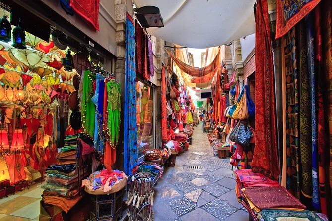 Bustling Markets of Delhi (Guided Half Day Shopping Tour) - Why a guided market run beats self-wandering in Delhi