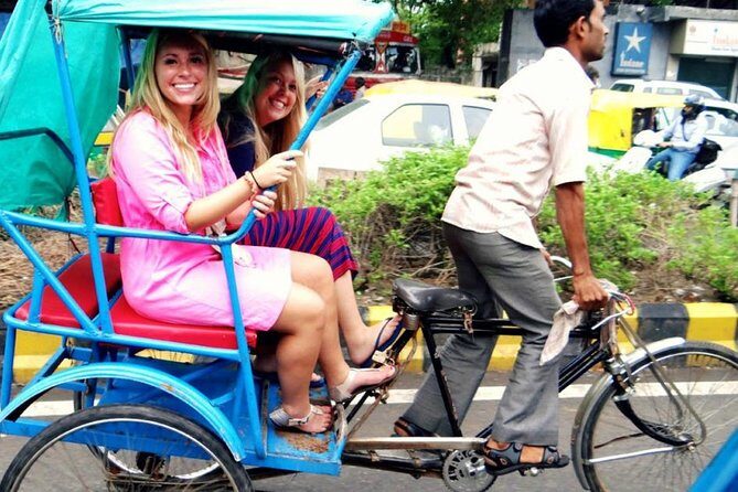 City Tour of Old & New Delhi - Experience the best of Delhi! - The guided start at Jama Masjid: big scale, fast orientation