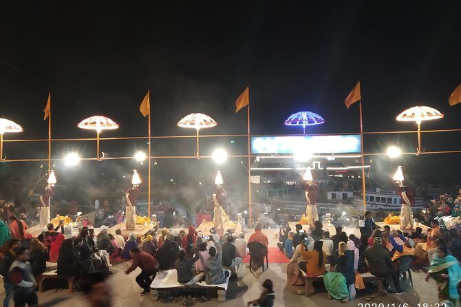 Complete Varanasi Tours - Night on the Ganges and sunrise on the river: the smart timing