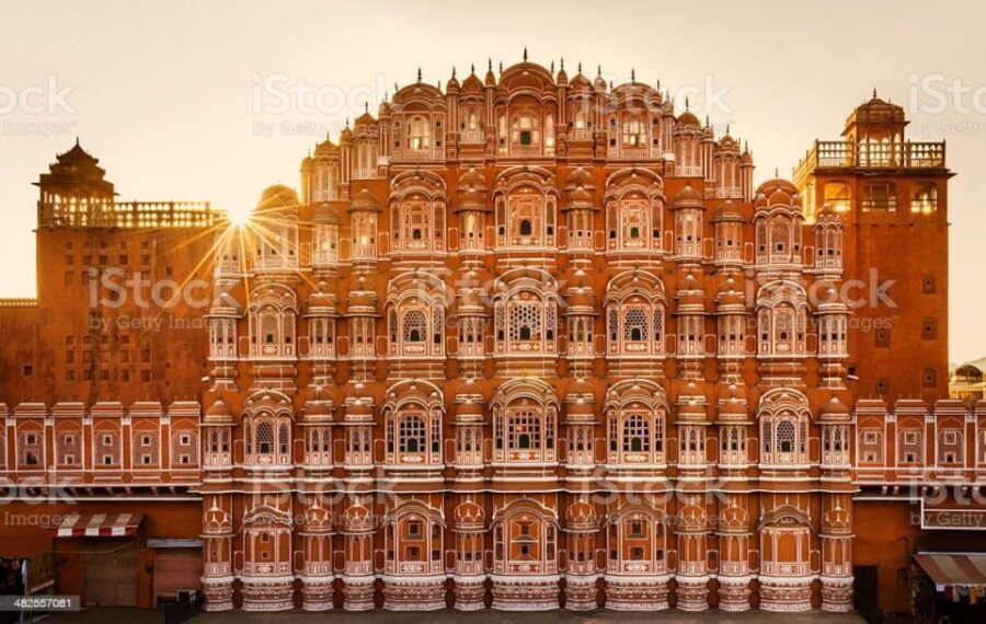 Culture walking and food tour with guide in Jaipur. - Meeting at Jantar Mantar and building momentum