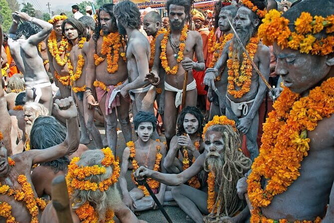 Day Trip from Varanasi to Triveni Sangam: A Sacred Day in Prayag - Shri Bade Hanuman Ji Mandir: A Quick Stop With Big Devotion