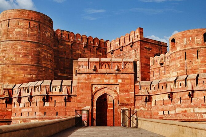 Day Trip to Taj Mahal from Delhi - Lunch in Agra: planned break, and how to choose the right option