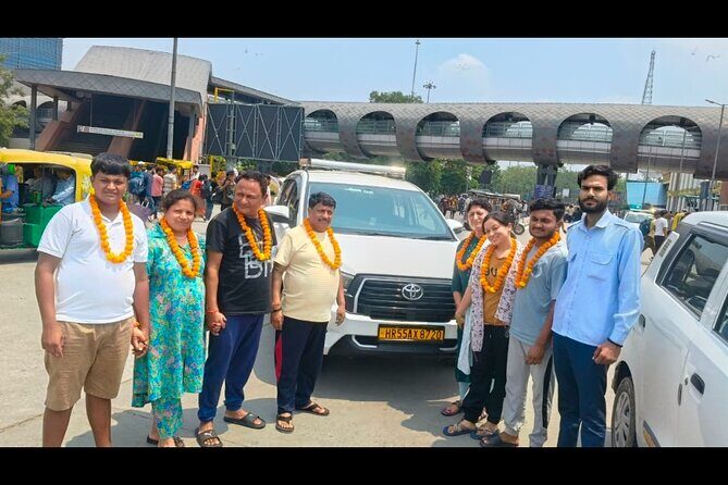 Delhi Airport Private Transfer to or from New Delhi and NCR - Meeting point at Delhi Airport and how to plan the first hour