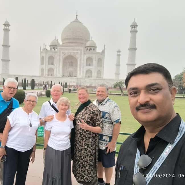 Delhi Airport to Taj Mahal 1 Day Trip - Pickup With Your Name on the Placard and an English Guide Who Can Explain