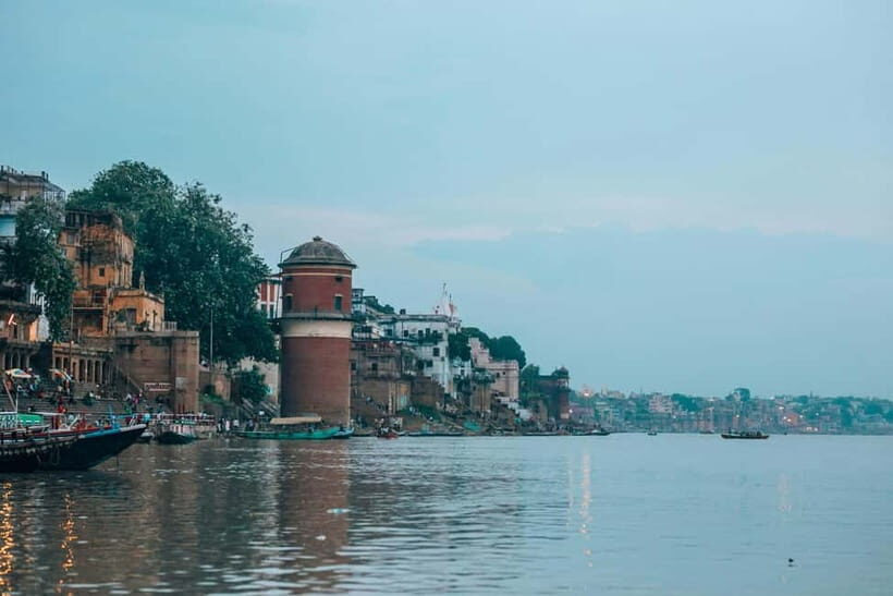 Delhi Airport to Taj Mahal Tour Instant Booking - Lunch and bazaar time: your pause between monuments