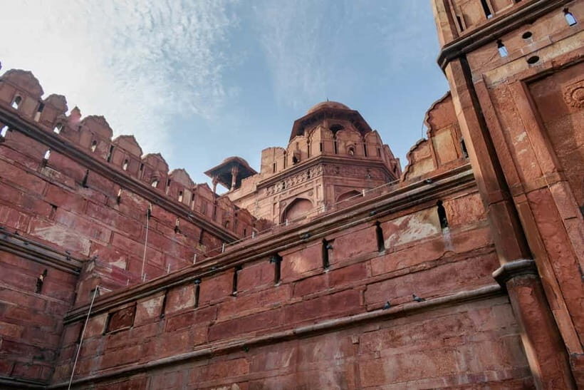 Delhi Airport to Taj Mahal Tour Instant Booking - The private car details that make a one-day trip feel easy