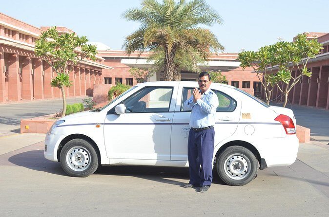 Delhi Airport Transfer – Pickup and Drop-Off (Choose One or Both) - Who should book this Delhi airport transfer?
