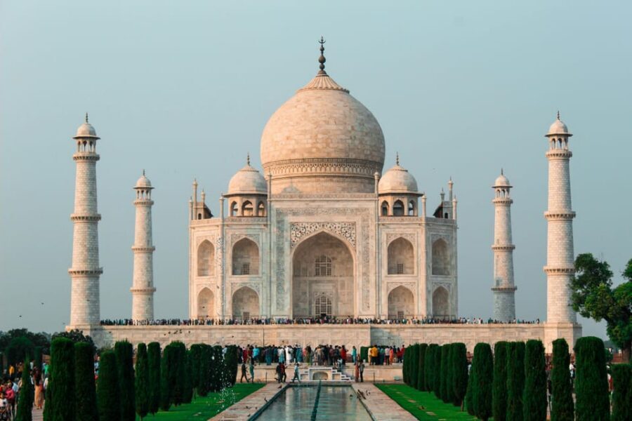 Delhi: All-Inclusive Day trip Taj Mahal with Elephant SOS - Lunch in Agra: a scheduled break that keeps the day from cracking