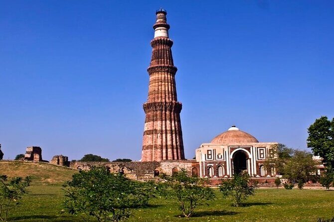Delhi: City Sightseeing Private tour Half or Full-Day Option - Chandni Chowk and Khari Baoli: spices, senses, and useful shopping time
