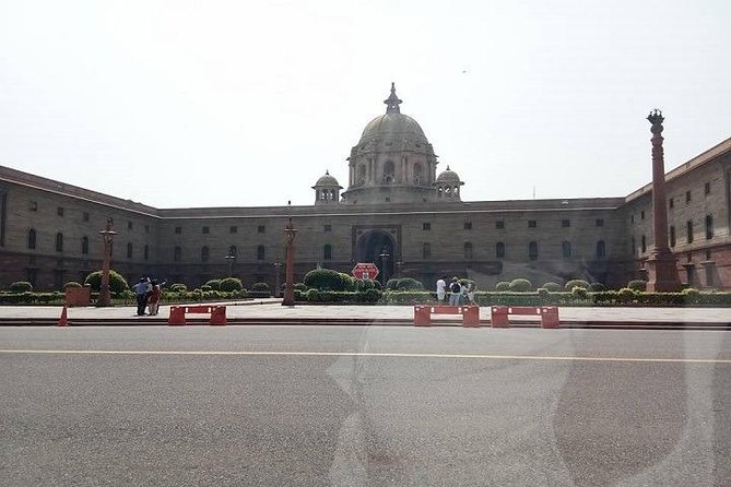 Delhi City Sightseeing Tour In a Private Car With Safe & Reliable Driver - Key highlights at a glance