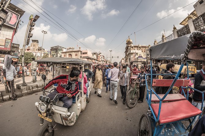 Delhi Flea and Street Markets Tour - Guides make or break the shopping vibe: Isha, Lareb, and Aamir