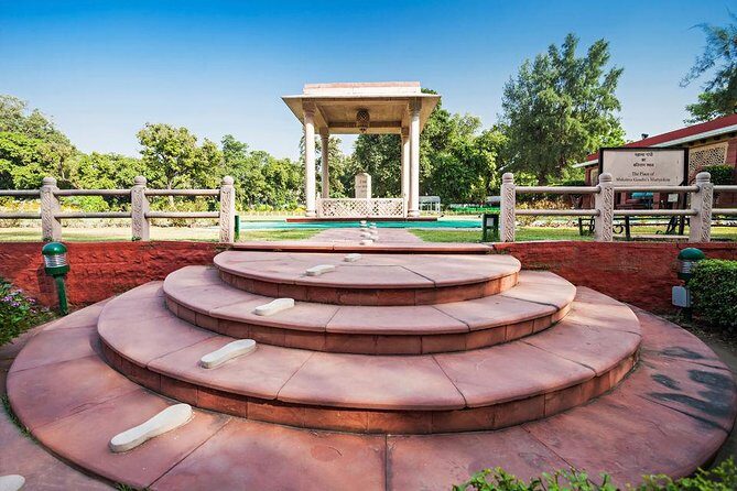 Delhi Full Day Including Old and New Delhi Private Tour - Raj Ghat: A Quiet Optional Stop for Gandhi’s Memory