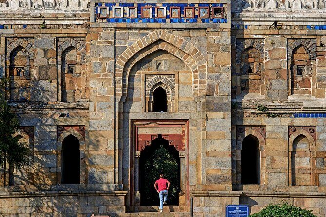 Delhi historical Gardens & Ruins - A half-day route that mixes gardens, tombs, and ruins